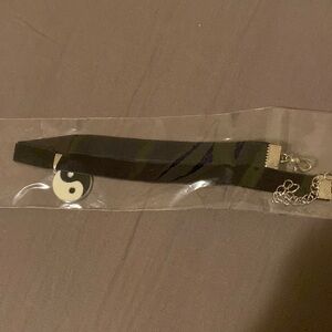 NWOT yin yang choker